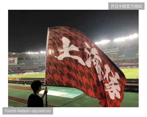 上海海港底线一扣极其灵巧,带动整体节奏 上海海港底线一扣极其灵巧,带动整体节奏